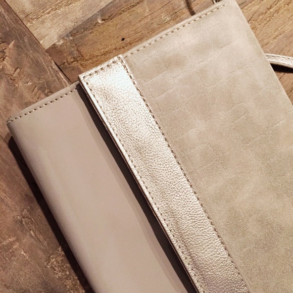 Handbags - Vegan Envelope Clutch or Crossbody Handbag NEW